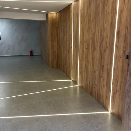 Appartamento Business Loft - Parking - Fast Wi-fi - Near Coresi *