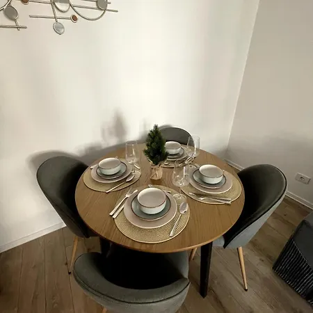 Business Loft - Parking - Fast Wi-fi - Near Coresi Appartamento