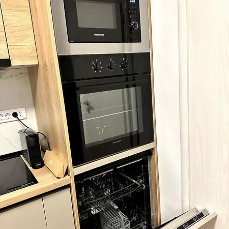 Business Loft - Parking - Fast Wi-fi - Near Coresi Appartamento *